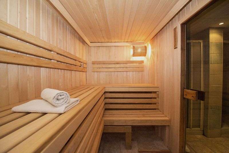 Sauna bauen: was es bei der Montage zu beachten gibt